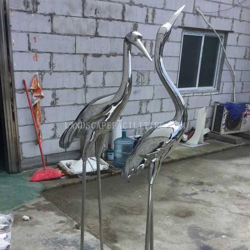 How to express social changes through sculptures?(pic1)